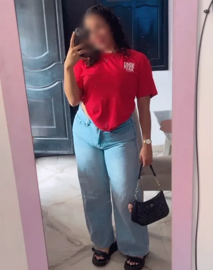 Amira, 24