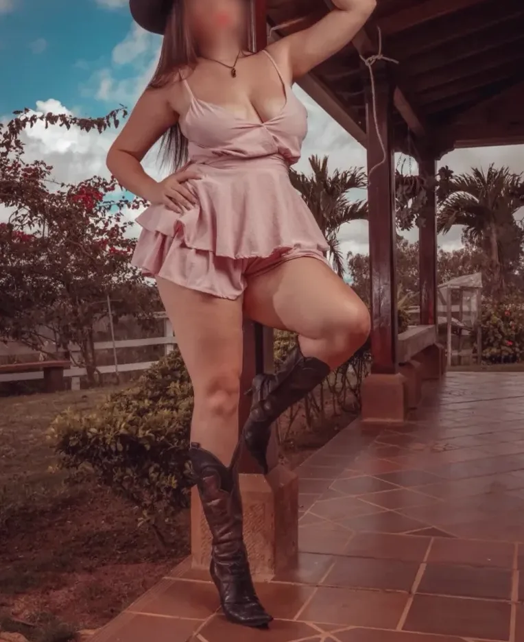 Emily, 21