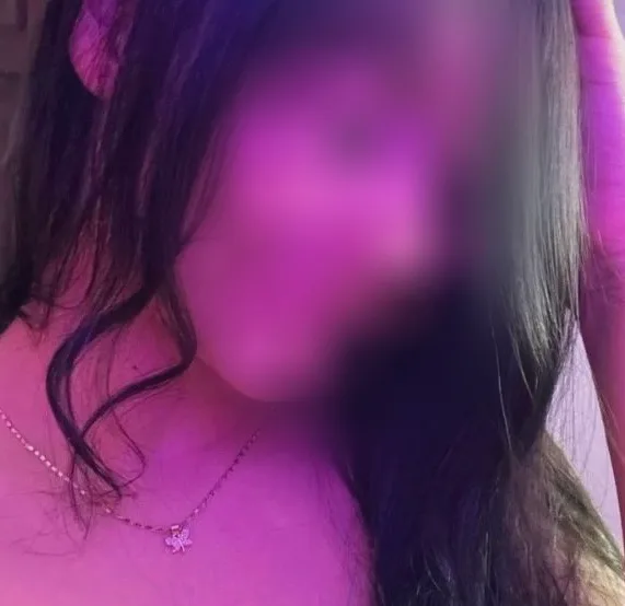 Evie, 19